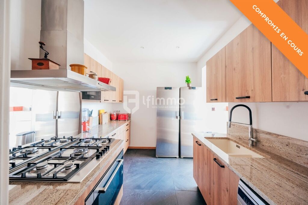 Vente Appartement à Marseille 8e arrondissement 6 pièces