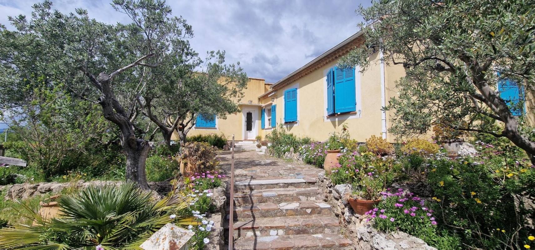 Vente Maison à Roquebrune-sur-Argens 6 pièces