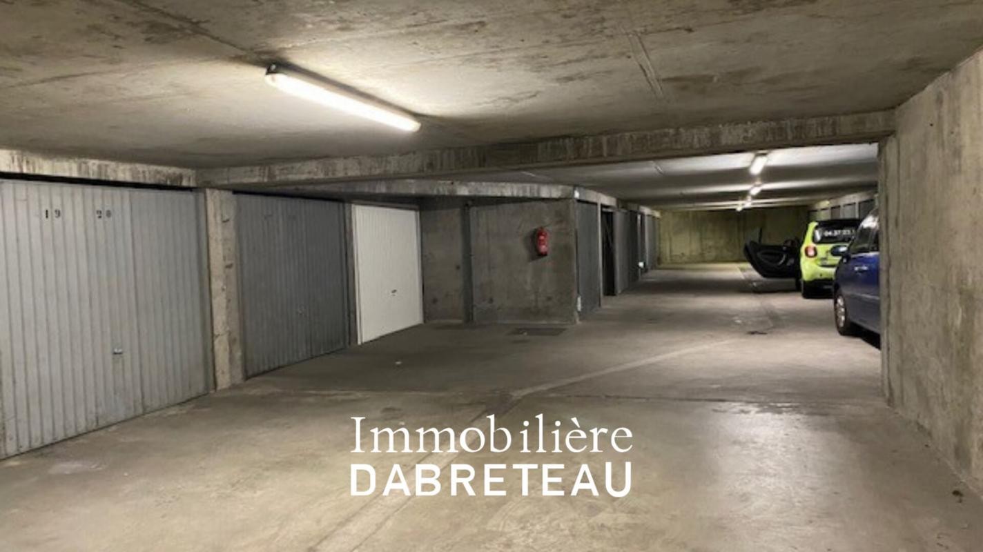 Vente Garage / Parking à Lyon 8e arrondissement 0 pièce