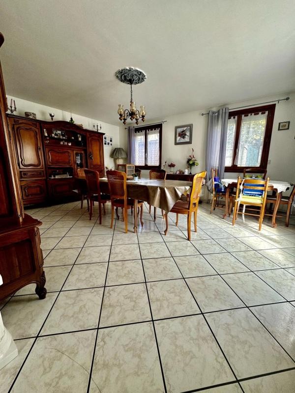 Vente Maison à le Chambon-Feugerolles 7 pièces