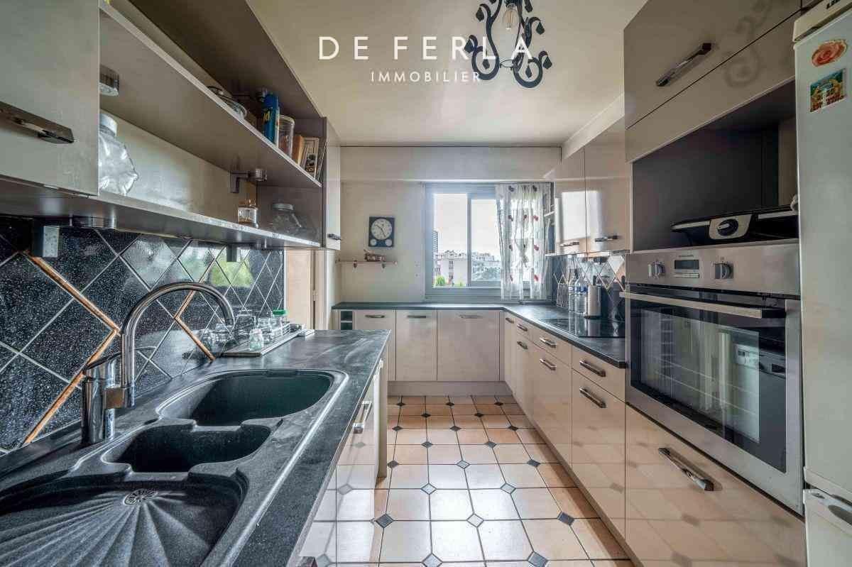 Vente Appartement à Paris Ménilmontant 20e arrondissement 5 pièces