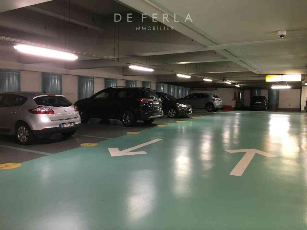 Location Garage / Parking à Paris Panthéon 5e arrondissement 0 pièce