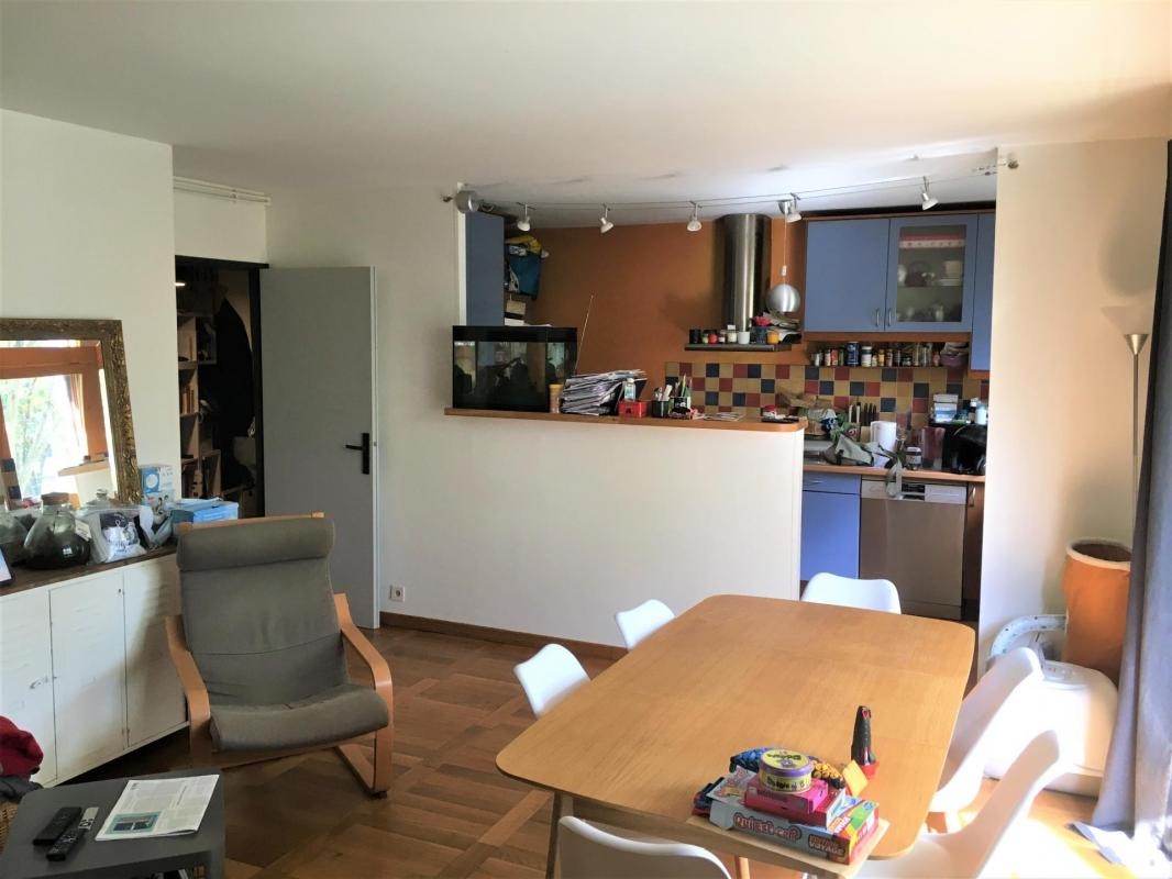 Vente Appartement à Paris Buttes-Chaumont 19e arrondissement 5 pièces