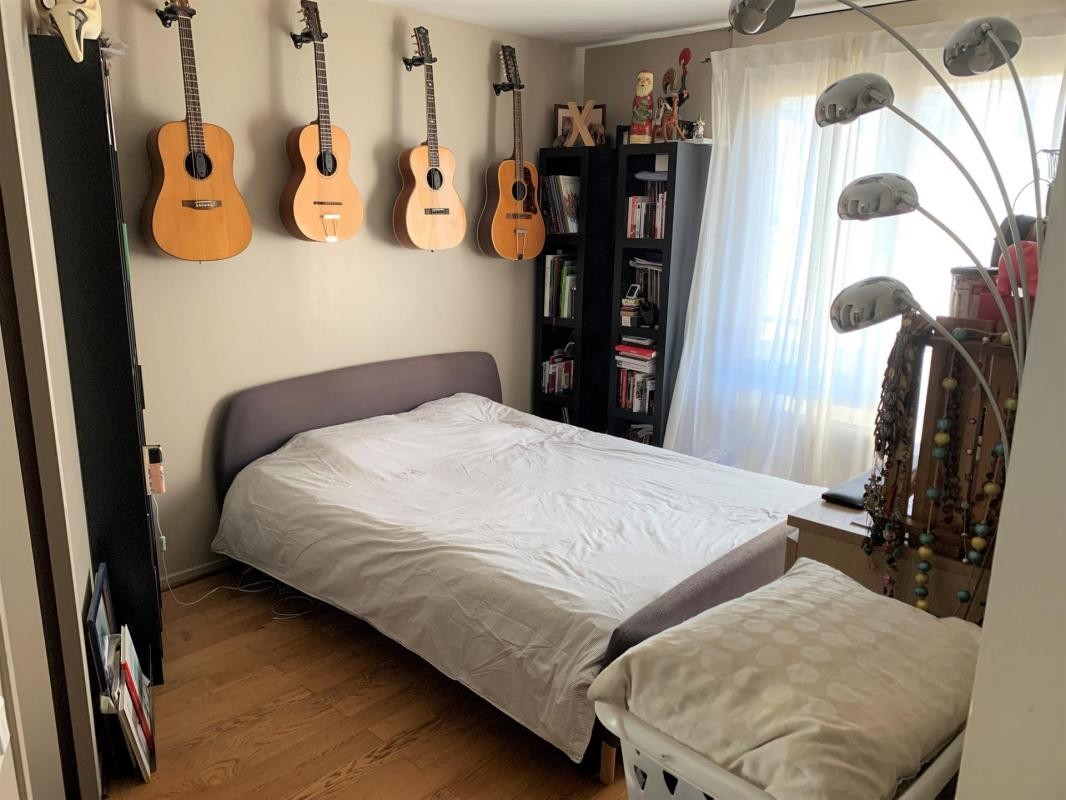 Vente Appartement à Paris Buttes-Chaumont 19e arrondissement 5 pièces