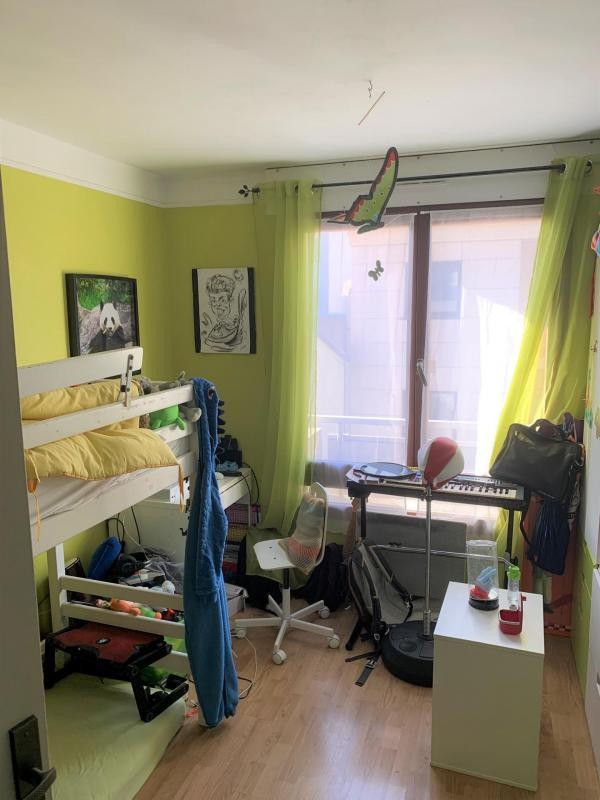 Vente Appartement à Paris Buttes-Chaumont 19e arrondissement 5 pièces