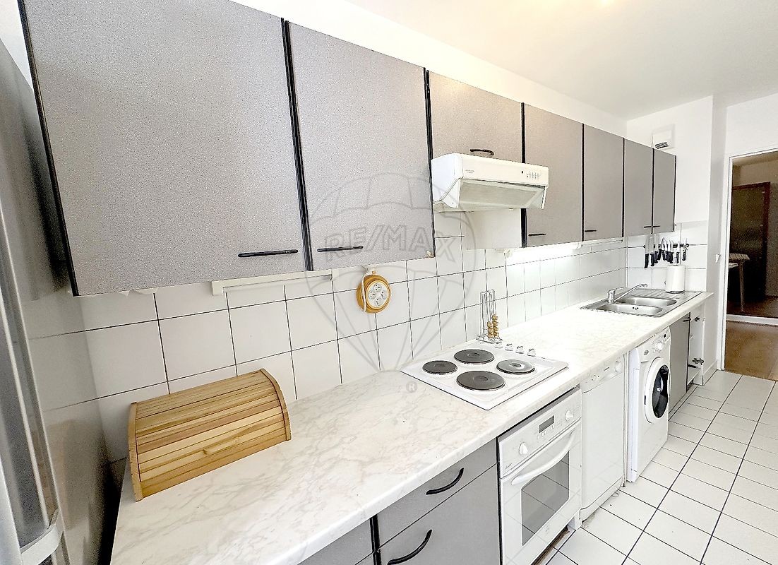 Vente Appartement à Paris Buttes-Chaumont 19e arrondissement 3 pièces