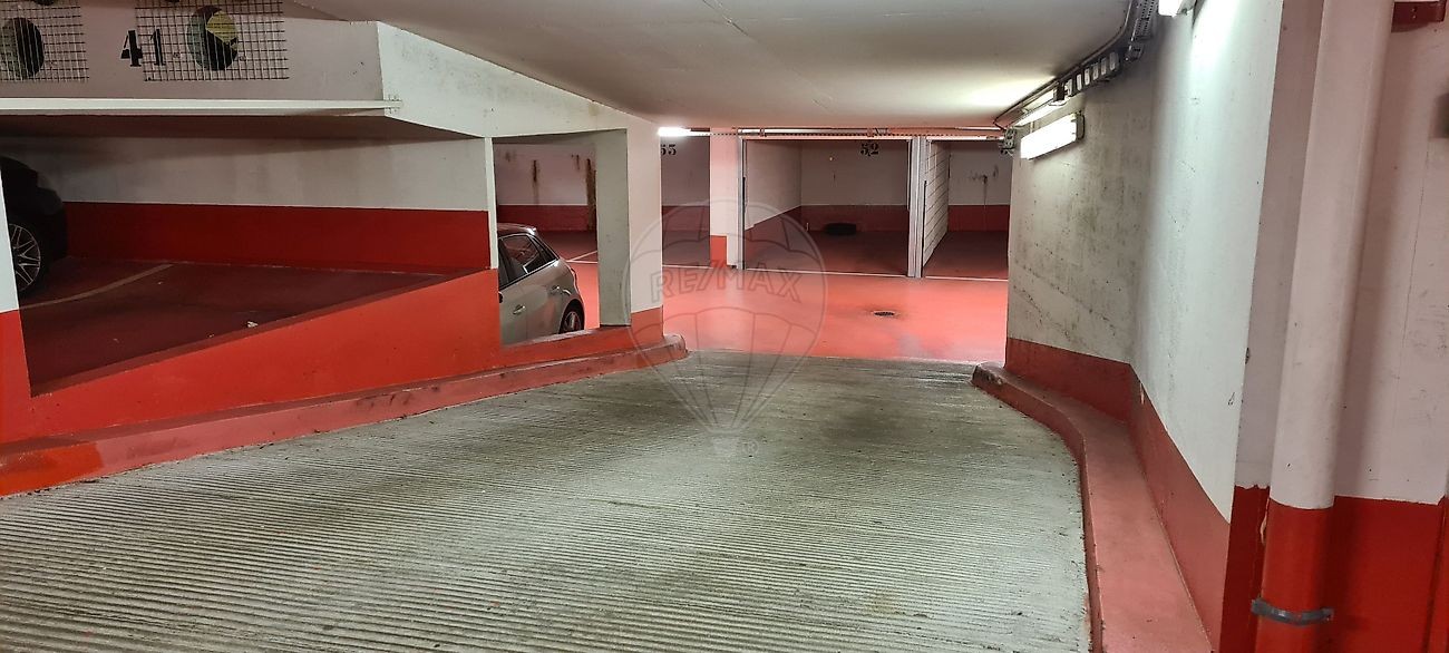 Location Garage / Parking à Paris Passy 16e arrondissement 0 pièce