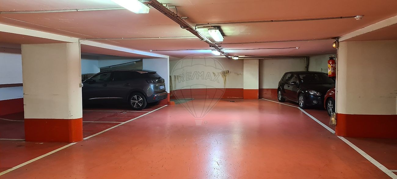 Location Garage / Parking à Paris Passy 16e arrondissement 0 pièce