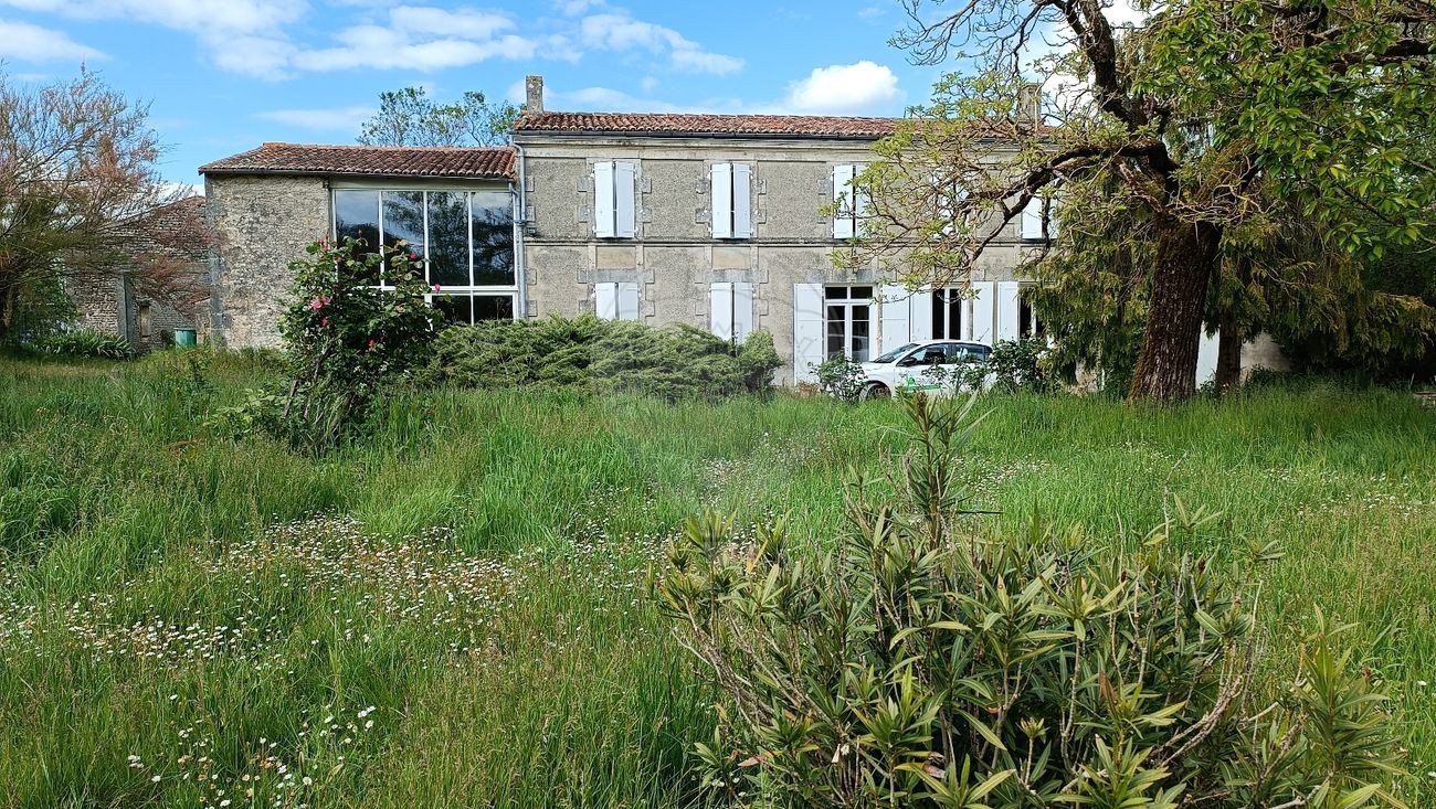 Vente Maison à Saint-Jean-d'Angély 7 pièces