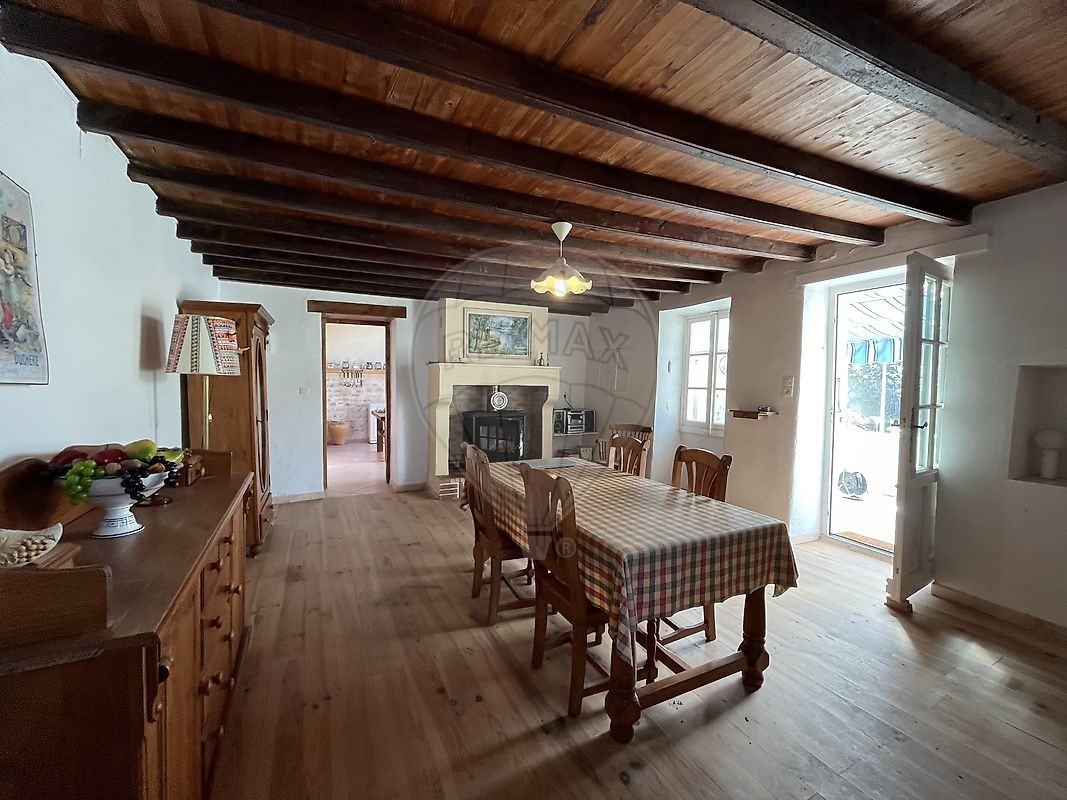 Vente Maison à Saint-Jean-d'Angély 5 pièces