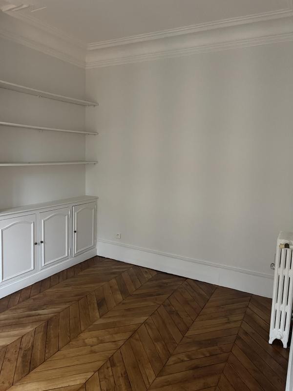 Location Appartement à Paris Opéra 9e arrondissement 3 pièces