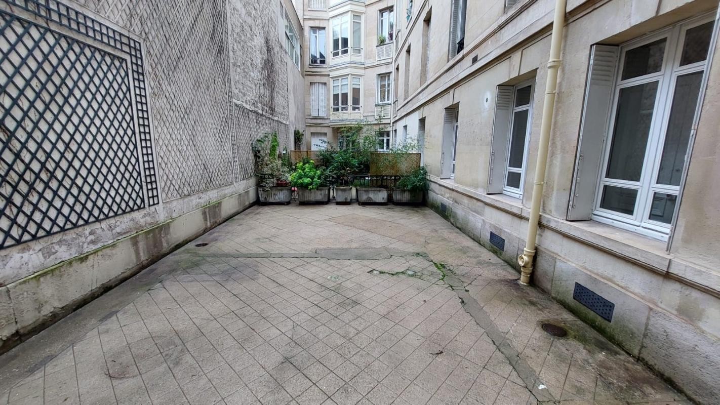 Location Appartement à Paris Batignolles-Monceaux 17e arrondissement 4 pièces