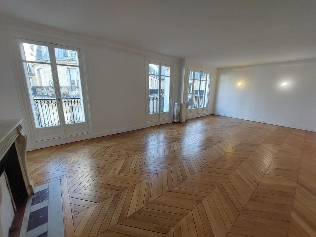 Location Appartement à Paris Batignolles-Monceaux 17e arrondissement 5 pièces