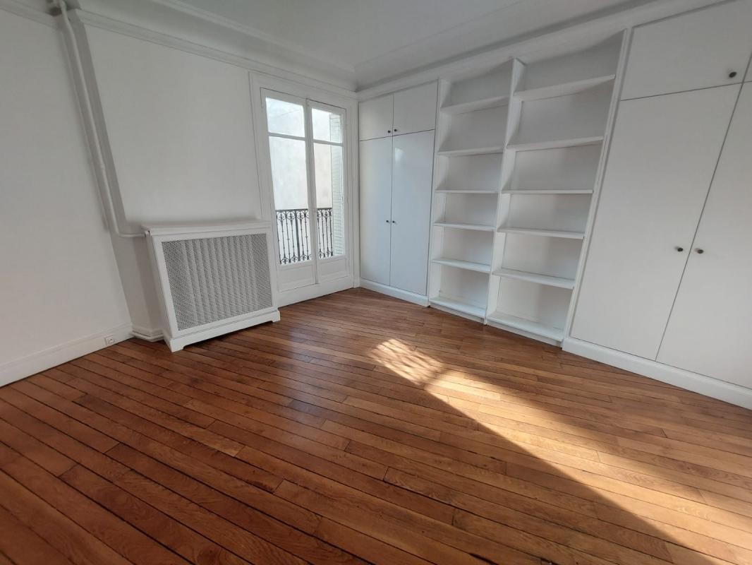 Location Appartement à Paris Batignolles-Monceaux 17e arrondissement 5 pièces