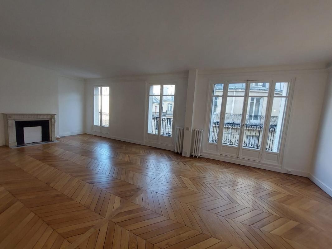 Location Appartement à Paris Batignolles-Monceaux 17e arrondissement 5 pièces