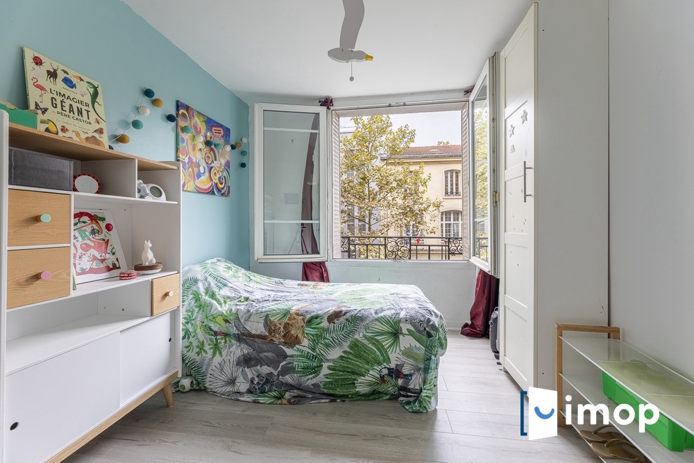 Vente Appartement à Paris Buttes-Chaumont 19e arrondissement 3 pièces