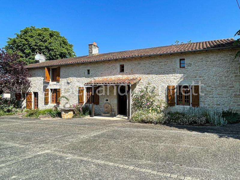 Vente Maison à Lezay 8 pièces