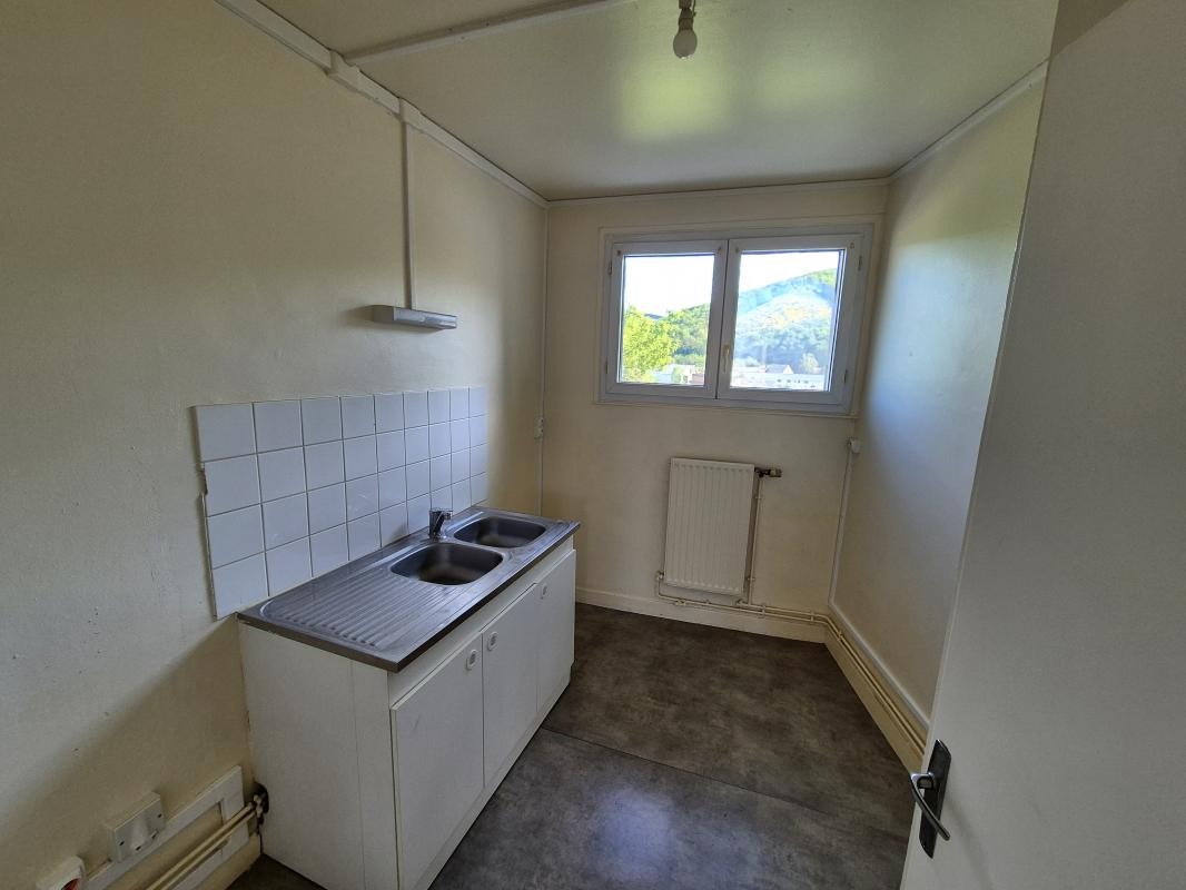 Location Appartement à Bogny-sur-Meuse 5 pièces