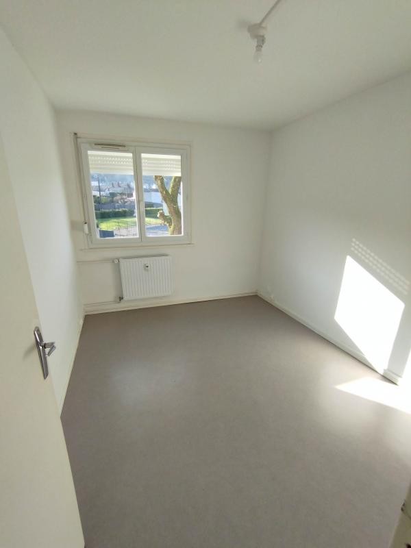 Location Appartement à Bogny-sur-Meuse 4 pièces