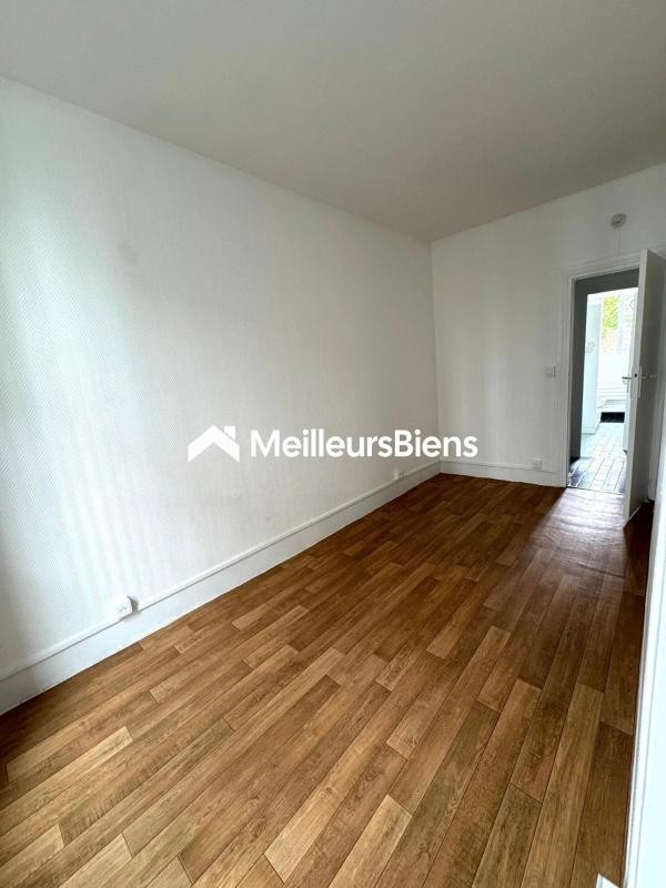 Location Appartement à Paris Ménilmontant 20e arrondissement 2 pièces