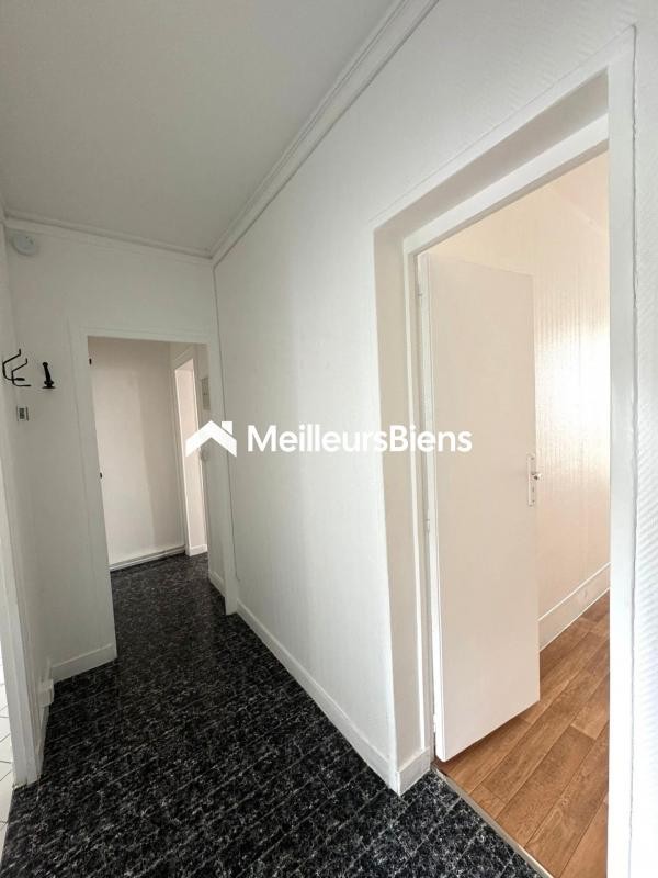 Location Appartement à Paris Ménilmontant 20e arrondissement 2 pièces