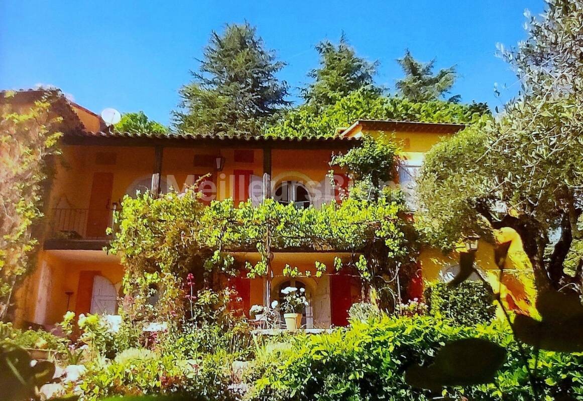 Vente Maison à Châteauneuf-Grasse 8 pièces