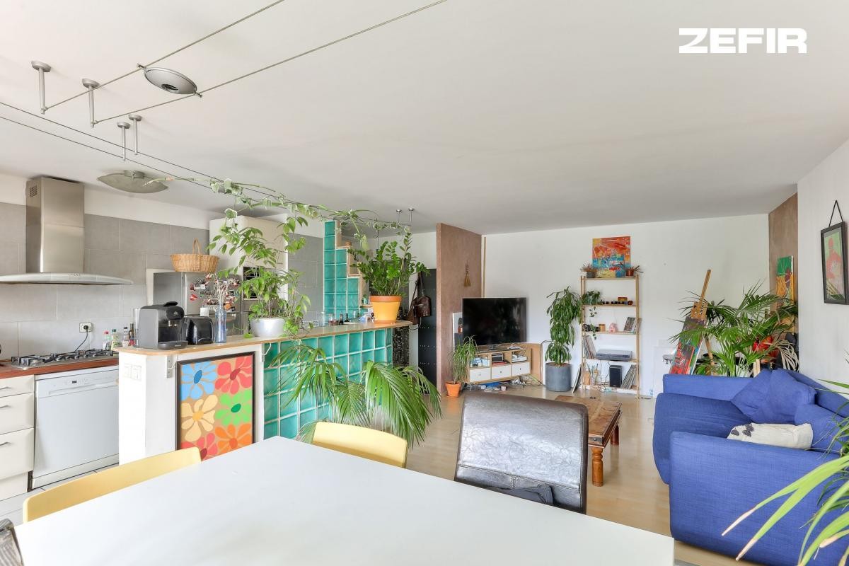 Vente Appartement à Paris Buttes-Chaumont 19e arrondissement 4 pièces