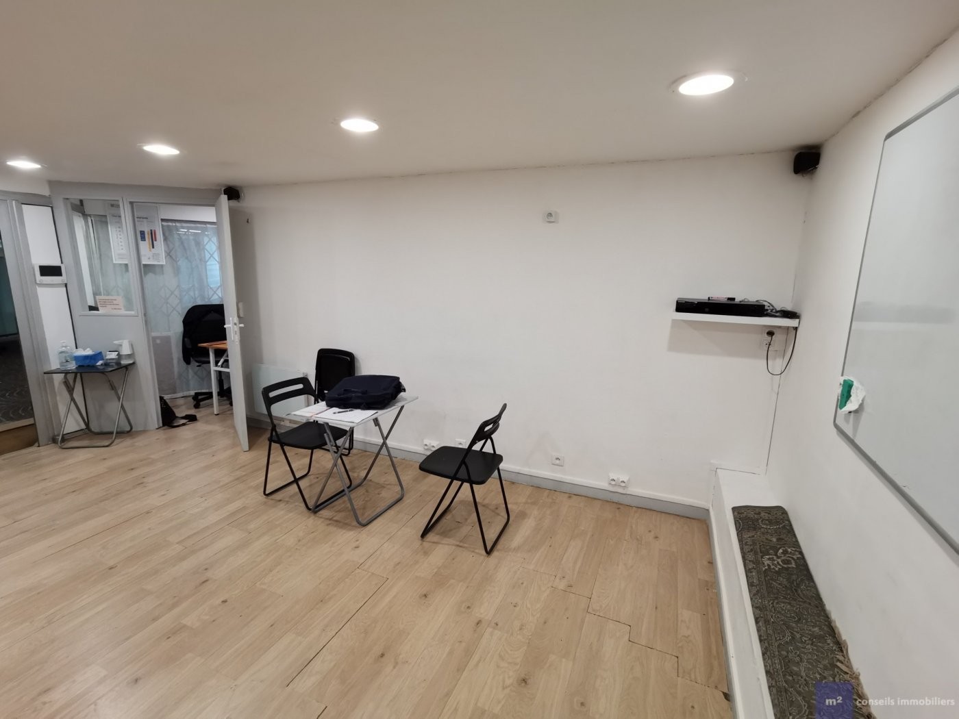 Location Bureau / Commerce à Paris Observatoire 14e arrondissement 2 pièces