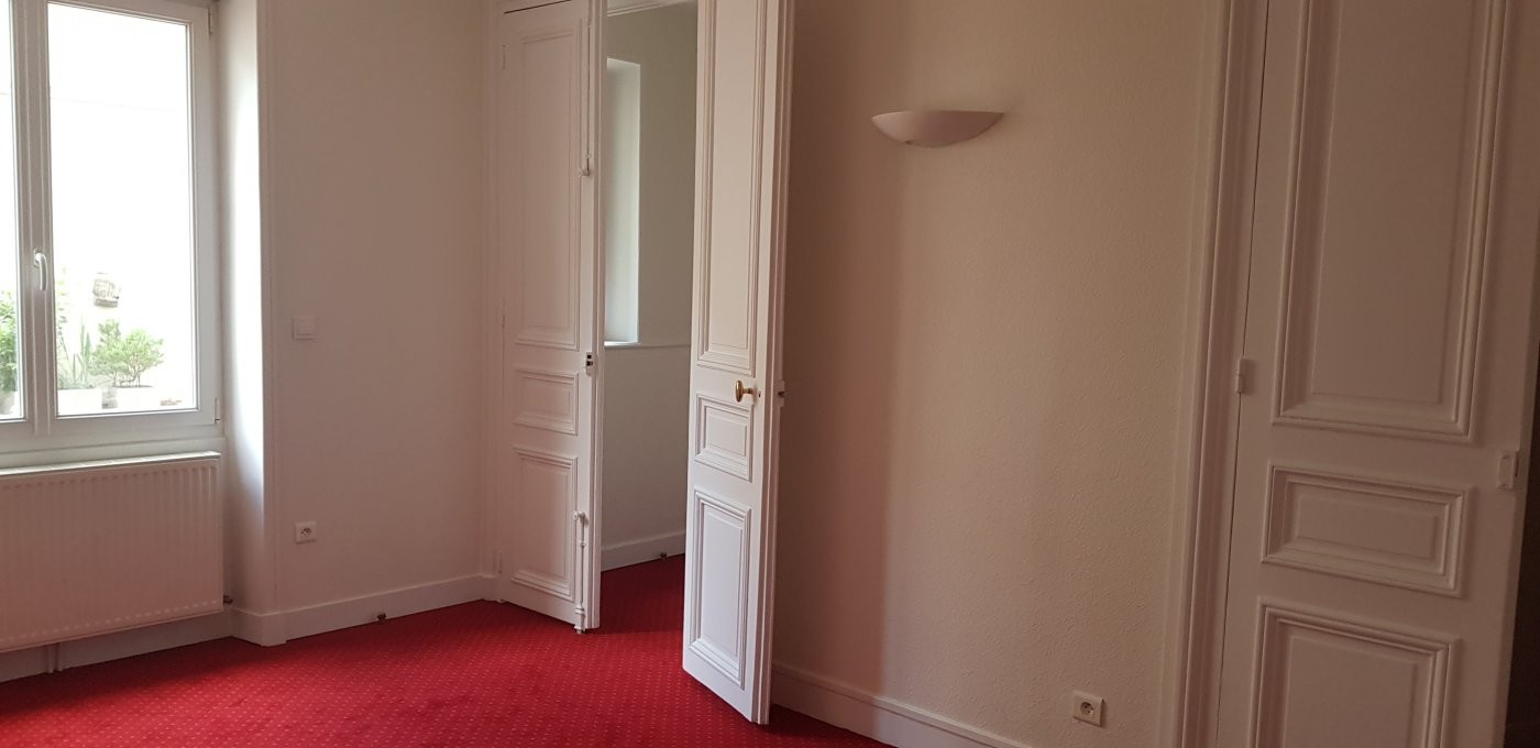 Location Bureau / Commerce à Paris Passy 16e arrondissement 3 pièces