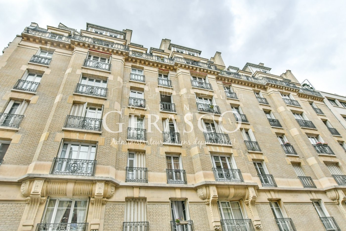 Location Appartement à Paris Vaugirard 15e arrondissement 3 pièces