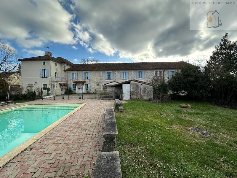 Vente Maison à Aubeterre-sur-Dronne 22 pièces