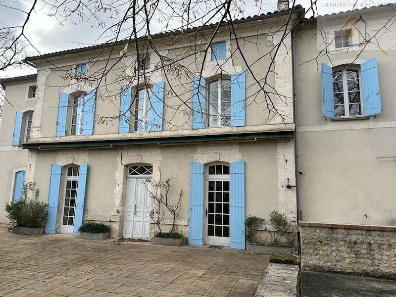 Vente Maison à Aubeterre-sur-Dronne 22 pièces