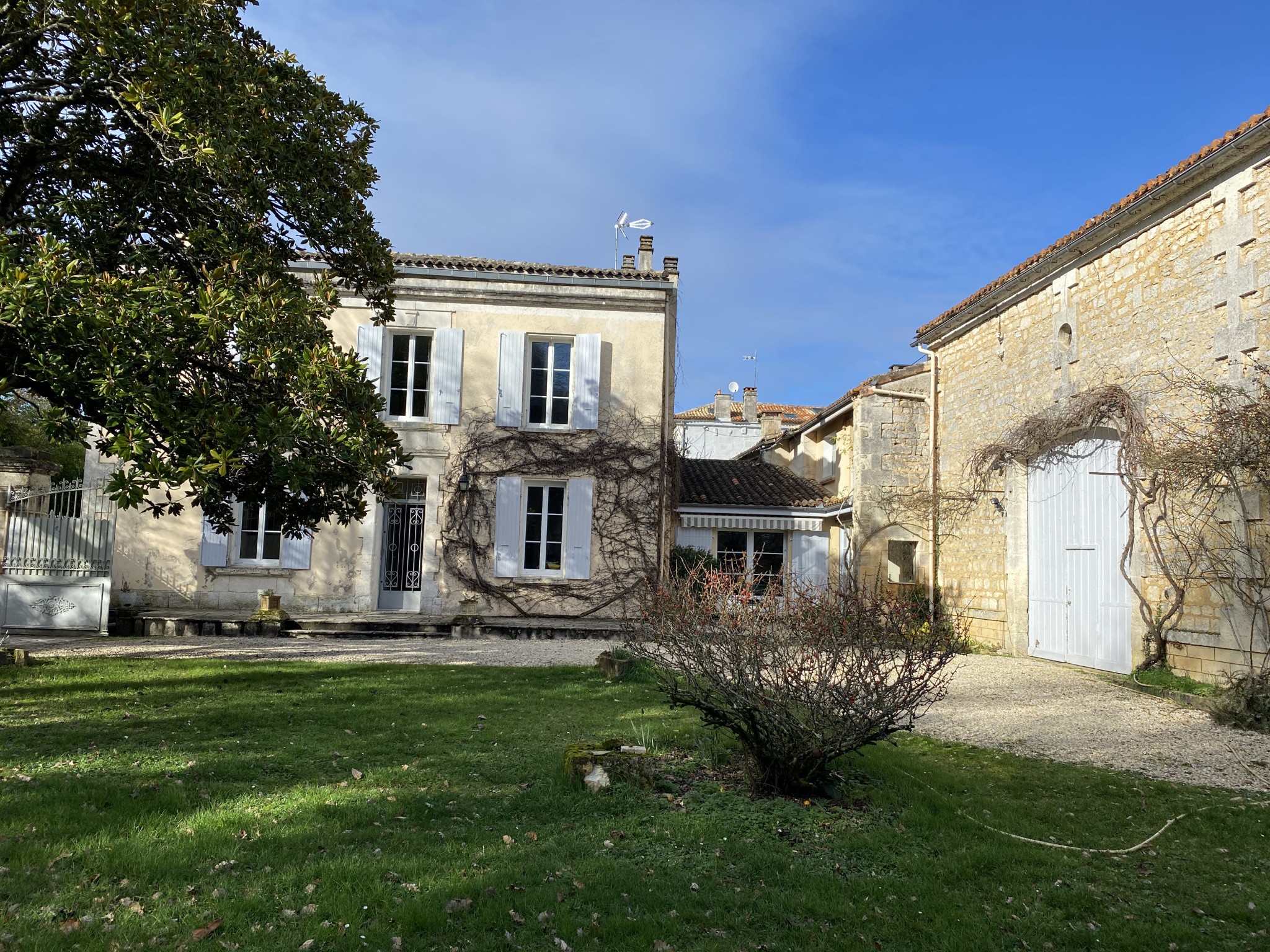 Vente Maison à Magnac-sur-Touvre 9 pièces