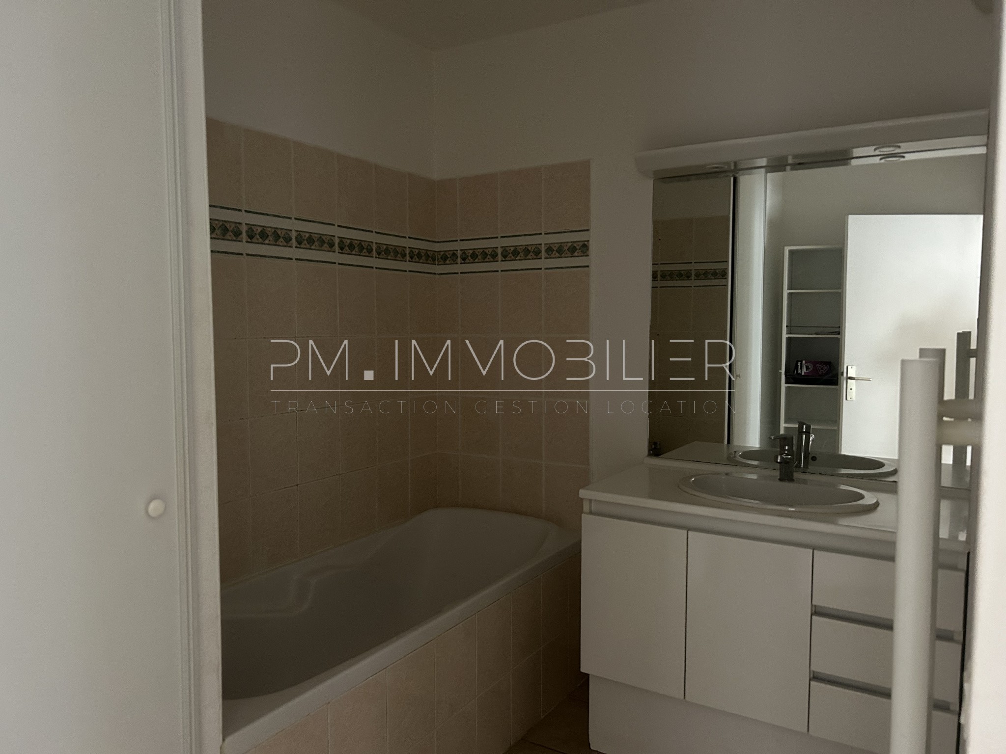 Location Appartement à Marseille 8e arrondissement 3 pièces