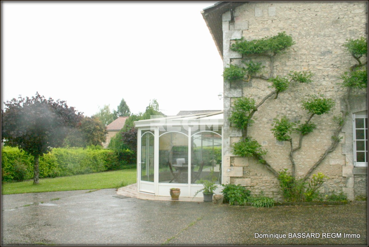 Vente Maison à Barbezieux-Saint-Hilaire 8 pièces