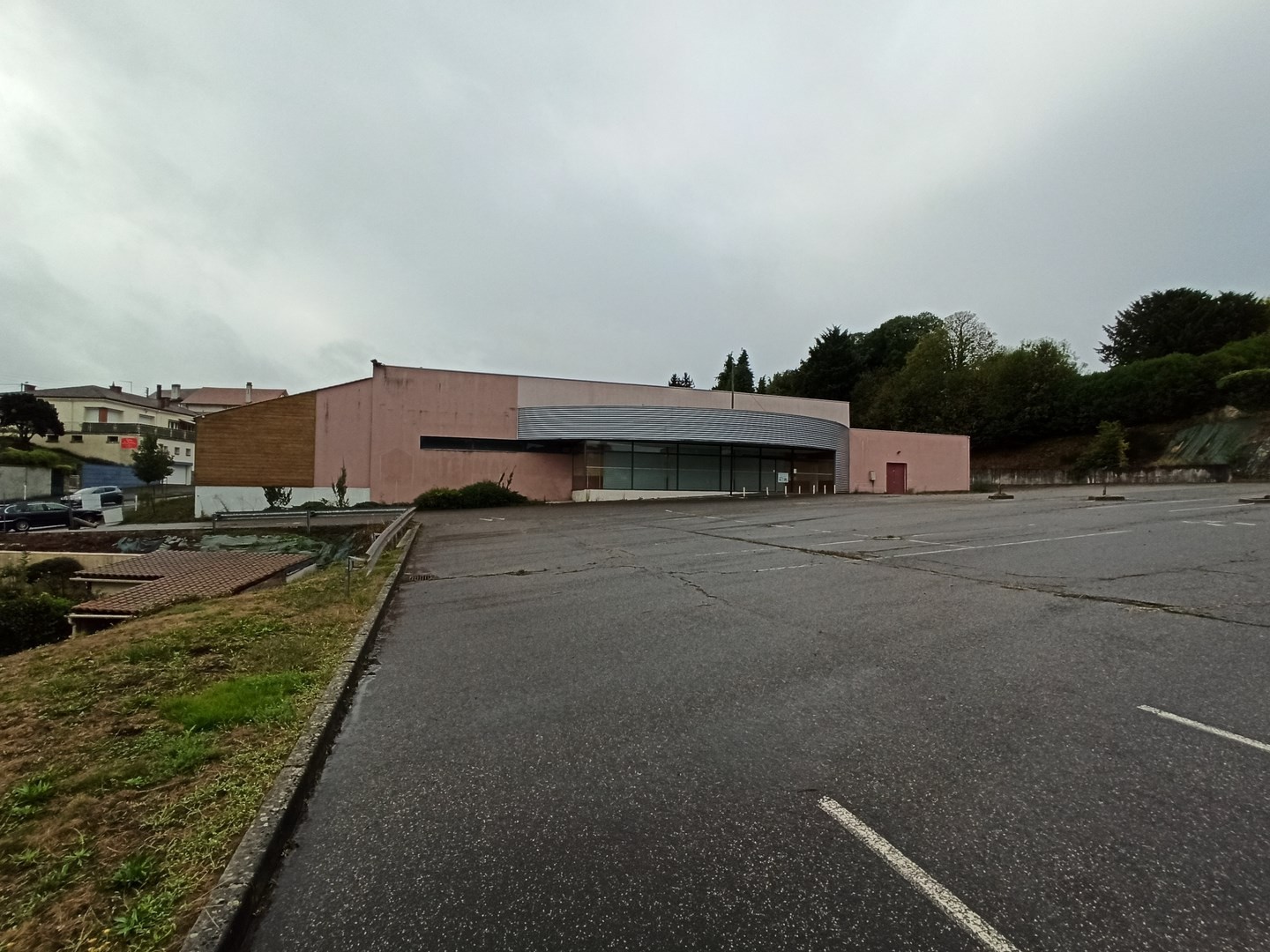 Vente Bureau / Commerce à Châlus 0 pièce