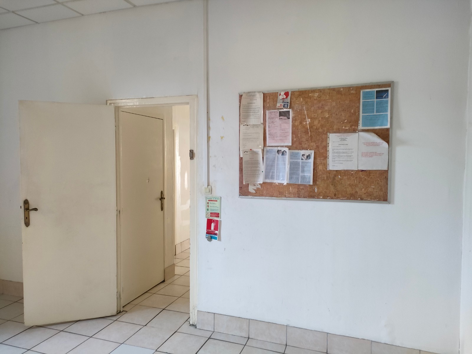 Location Bureau / Commerce à Brive-la-Gaillarde 0 pièce