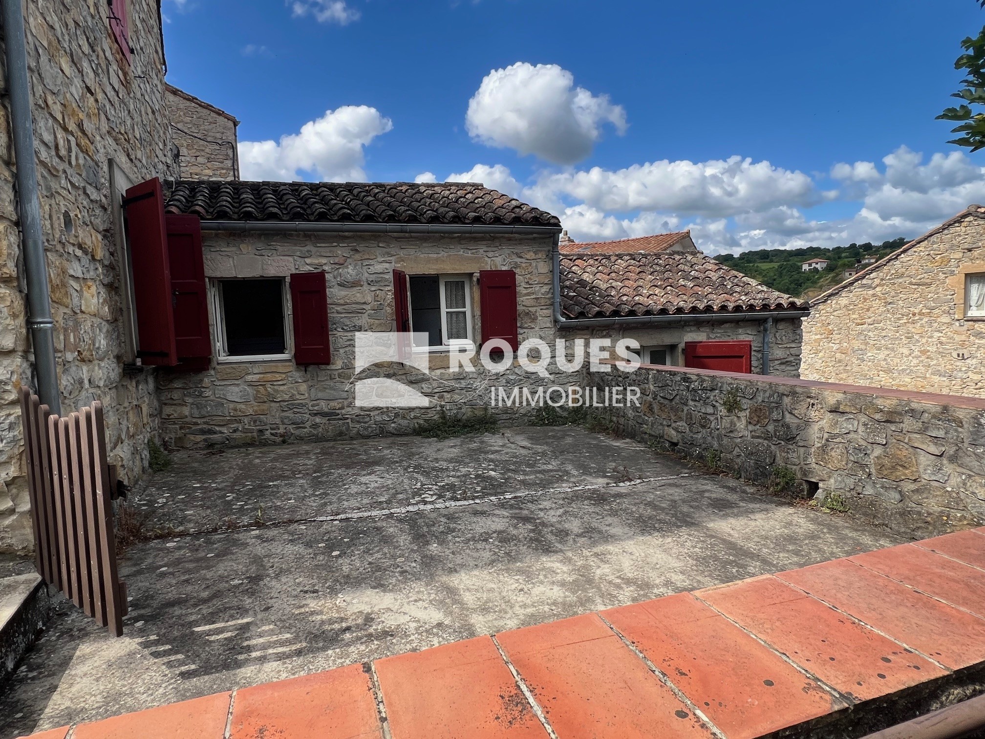 Vente Maison à Saint-Georges-de-Luzençon 8 pièces