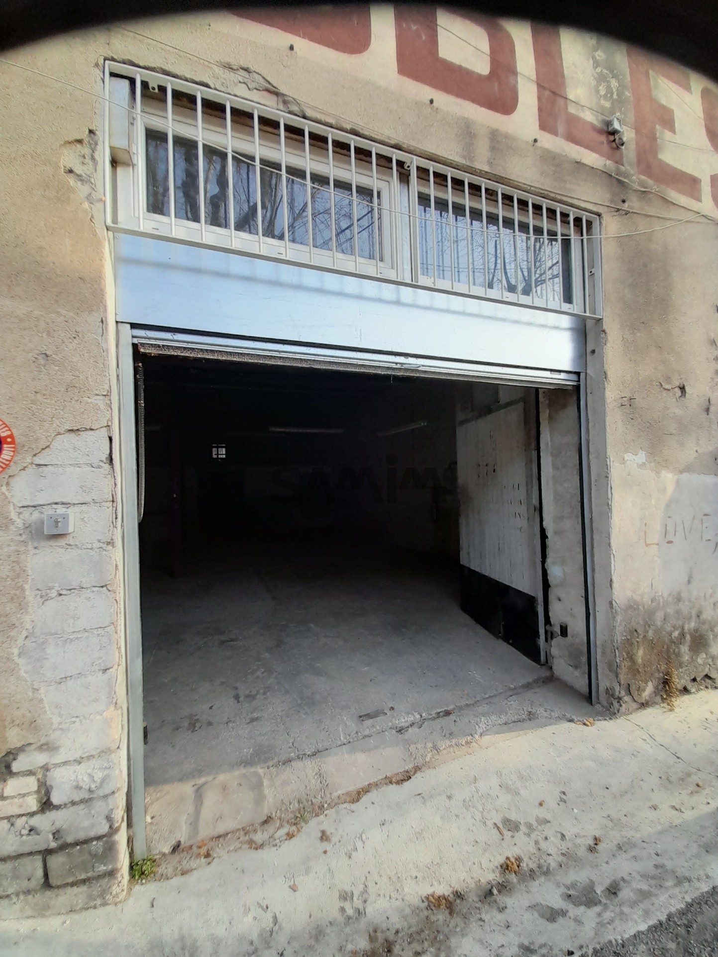 Location Garage / Parking à Saint-Hippolyte-du-Fort 0 pièce