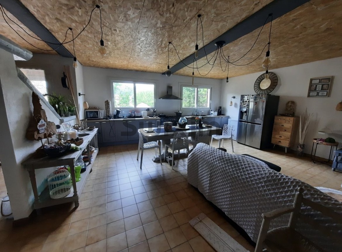 Vente Maison à Saint-Florent-sur-Auzonnet 18 pièces