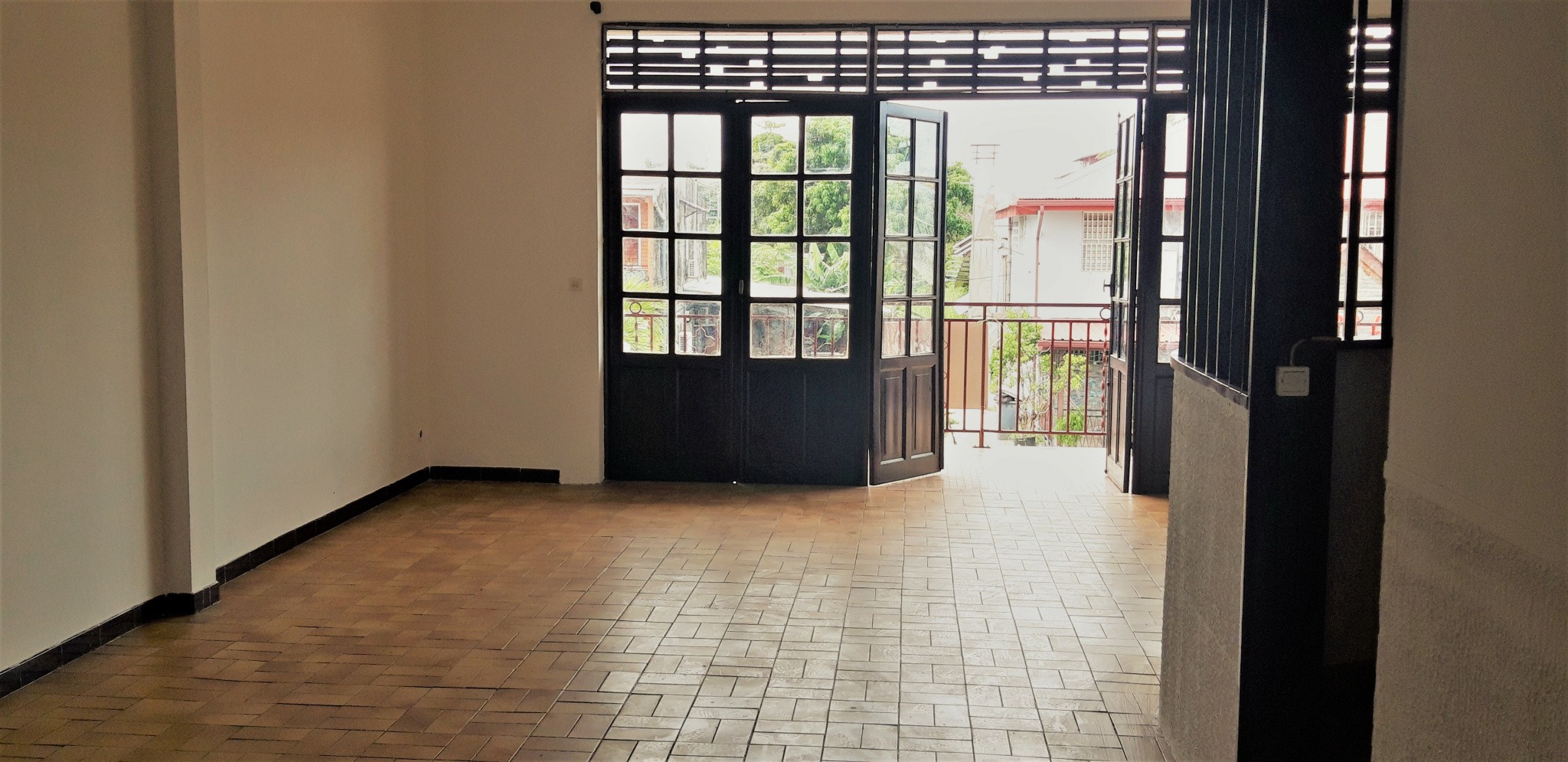 Vente Bureau / Commerce à Cayenne 4 pièces