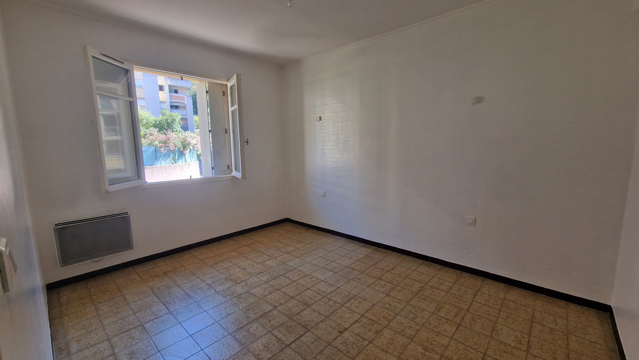 Location Appartement à Saint-André-de-la-Roche 5 pièces