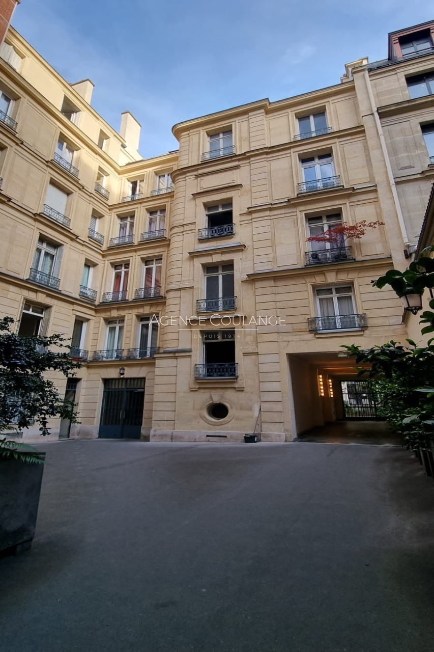 Vente Appartement à Paris Élysée  8e arrondissement 2 pièces