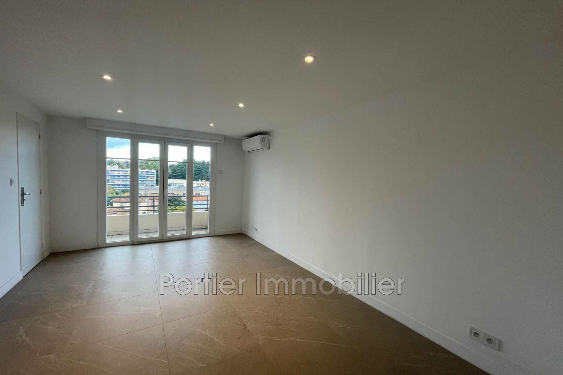 Location Appartement à Antibes 3 pièces