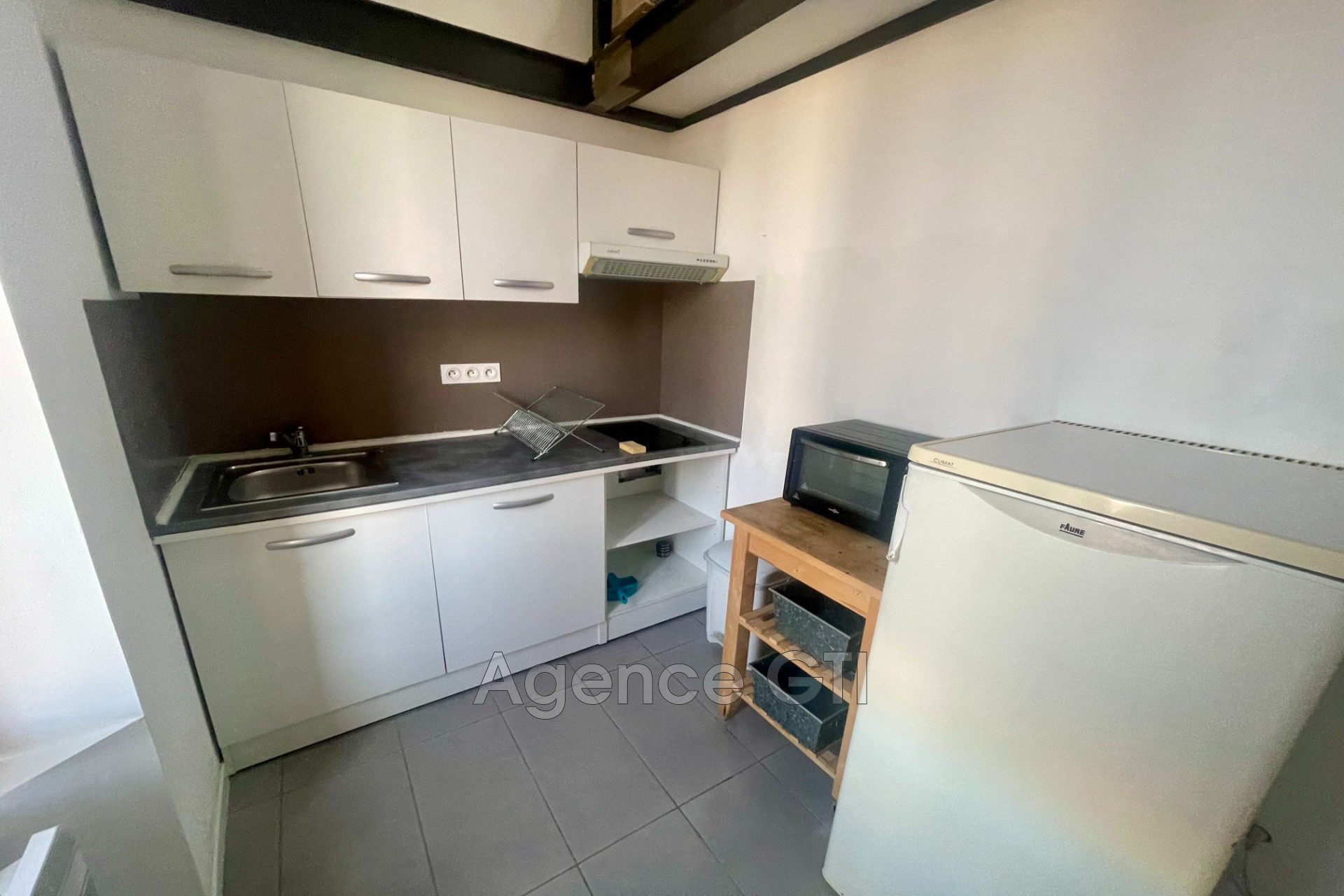 Location Appartement à Hyères 1 pièce