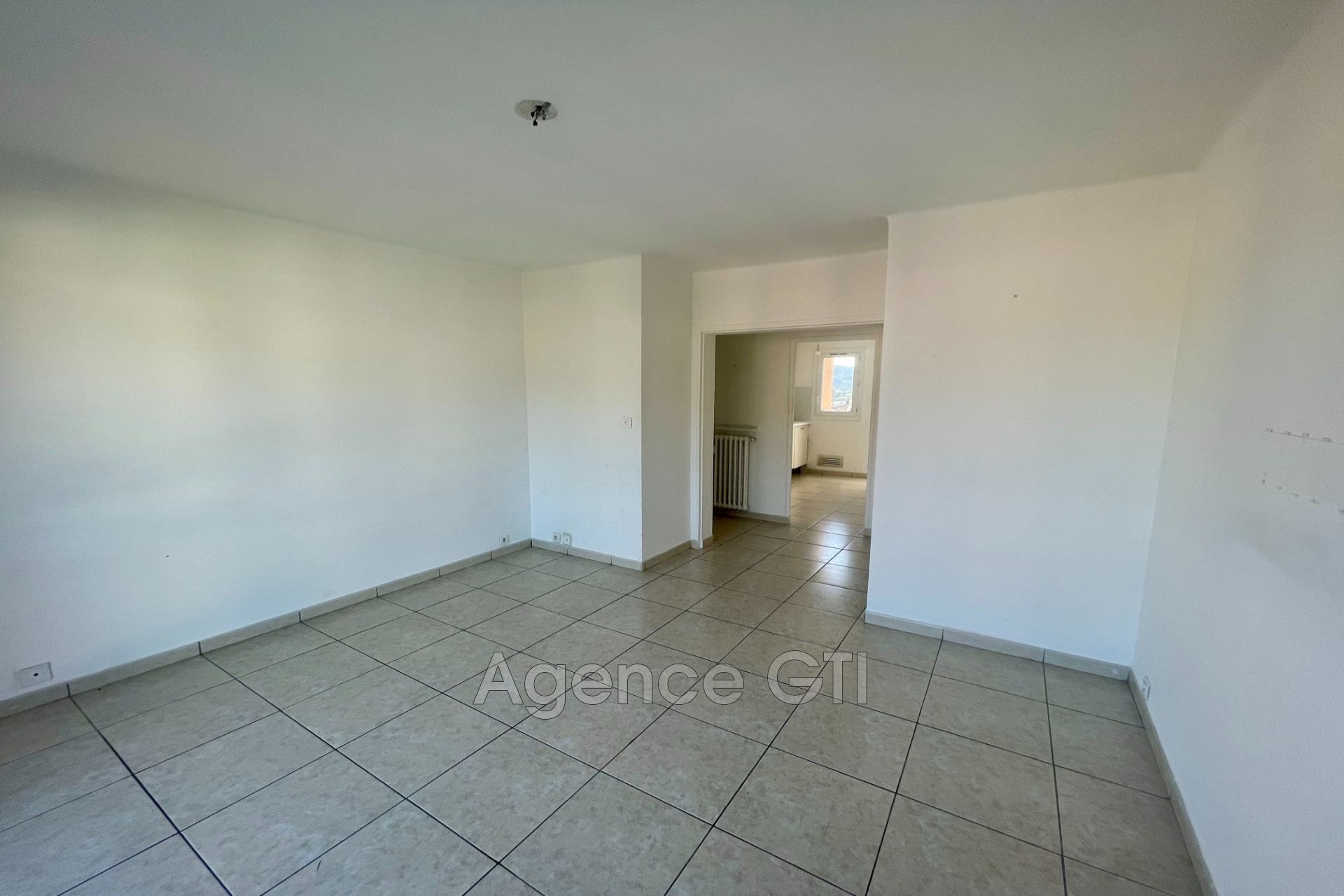 Location Appartement à Hyères 3 pièces