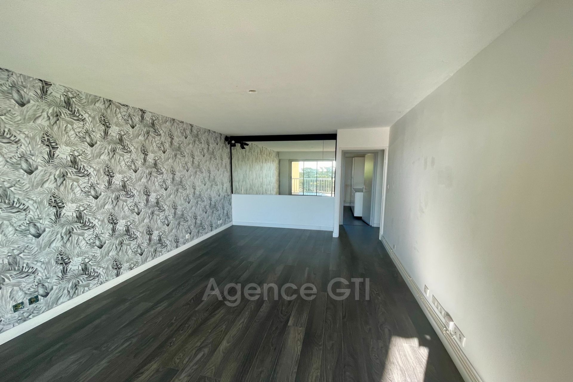 Location Appartement à Hyères 2 pièces