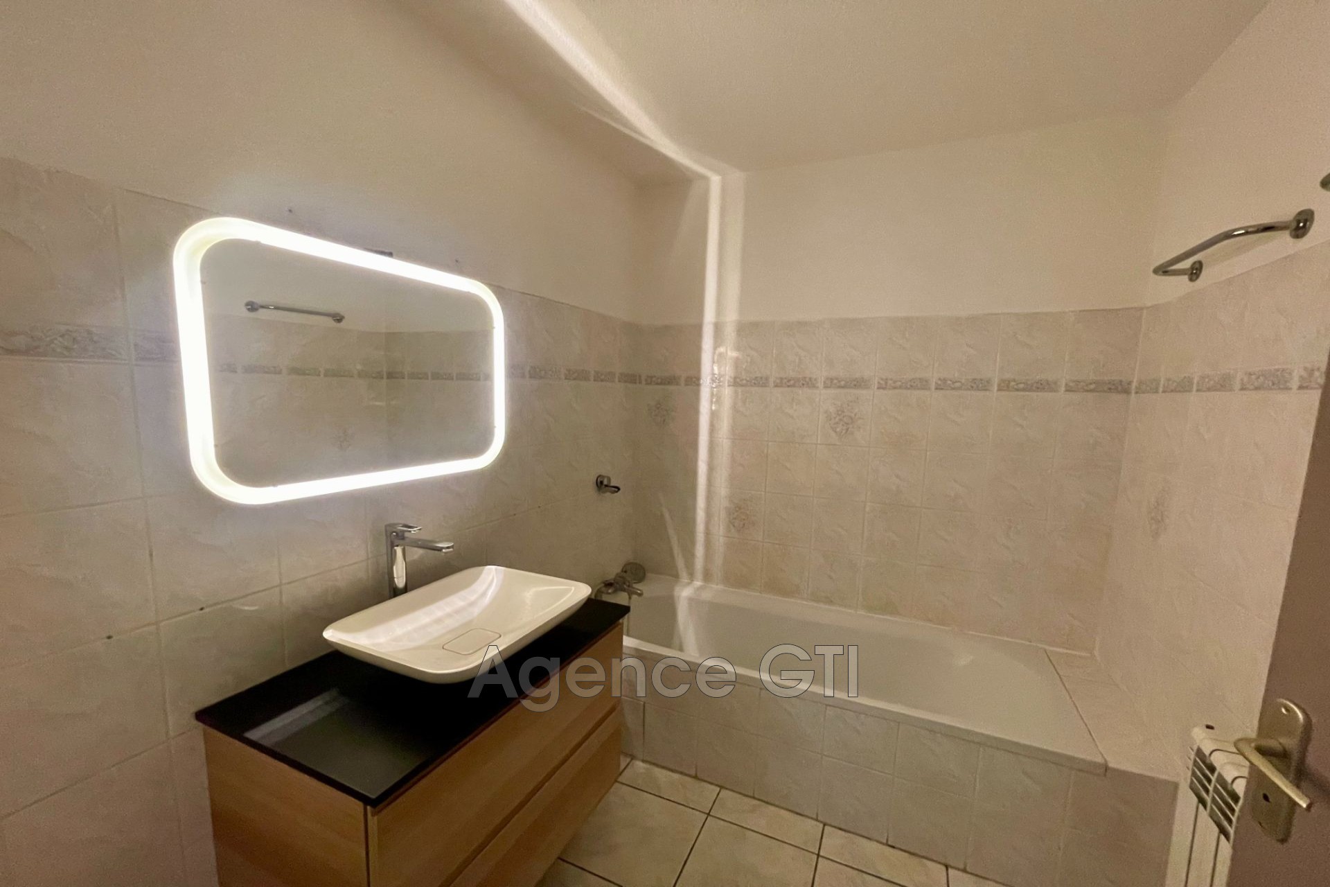 Location Appartement à Hyères 3 pièces