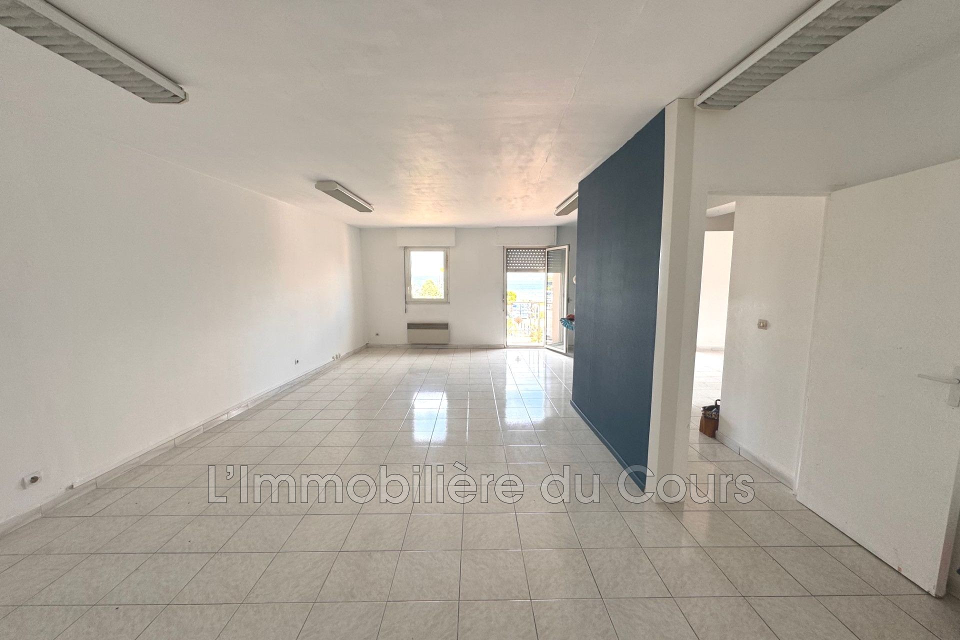 Location Bureau / Commerce à Martigues 0 pièce