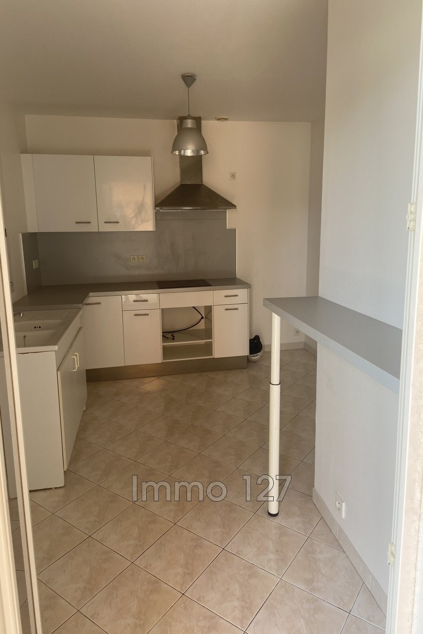 Location Appartement à Marseille 8e arrondissement 3 pièces